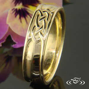 18K Yellow Gold Carved 6MM Band