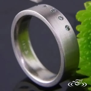 Simple band with Green Diamonds
