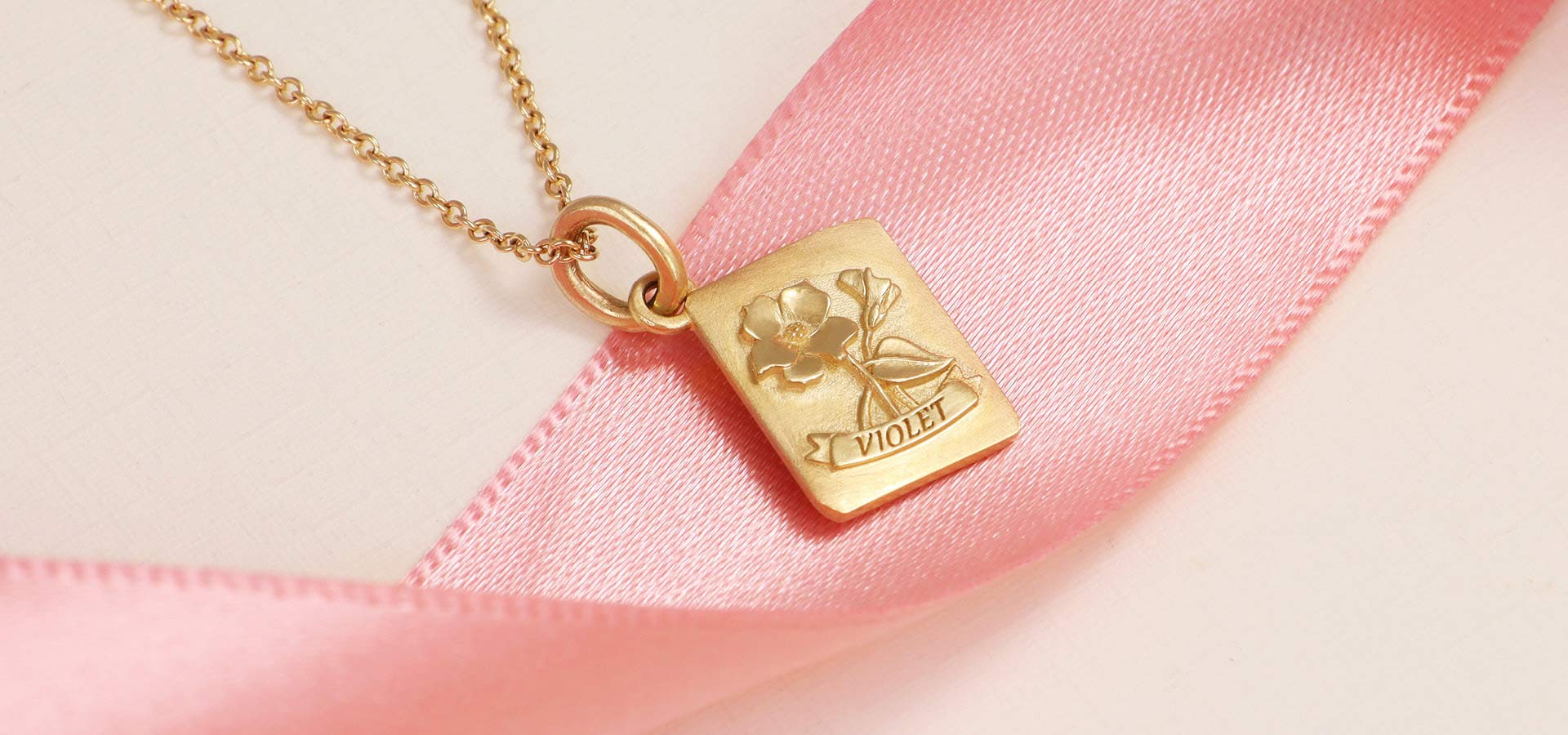 A special piece of jewelry for Valentine